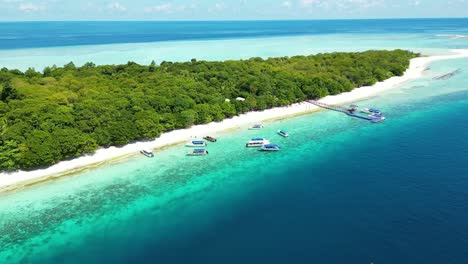 La-Perspectiva-Aérea-Captura-El-Encanto-De-La-Isla-Pulau-Mataking-De-Sabah,-Malasia.