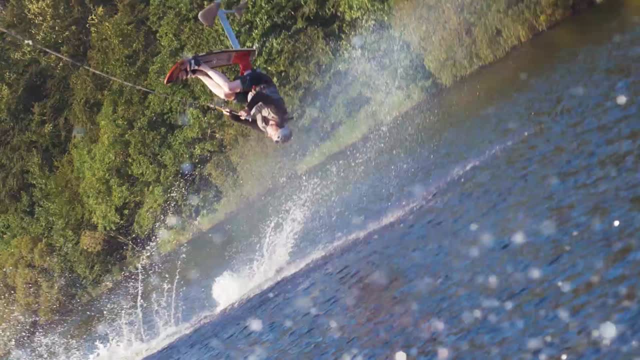 에어체어 백플립 핸드헬드 카메라 회전 현기증 효과