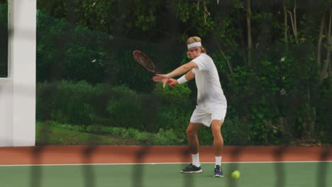 Tennisspieler-Spielen-Einen-Punkt