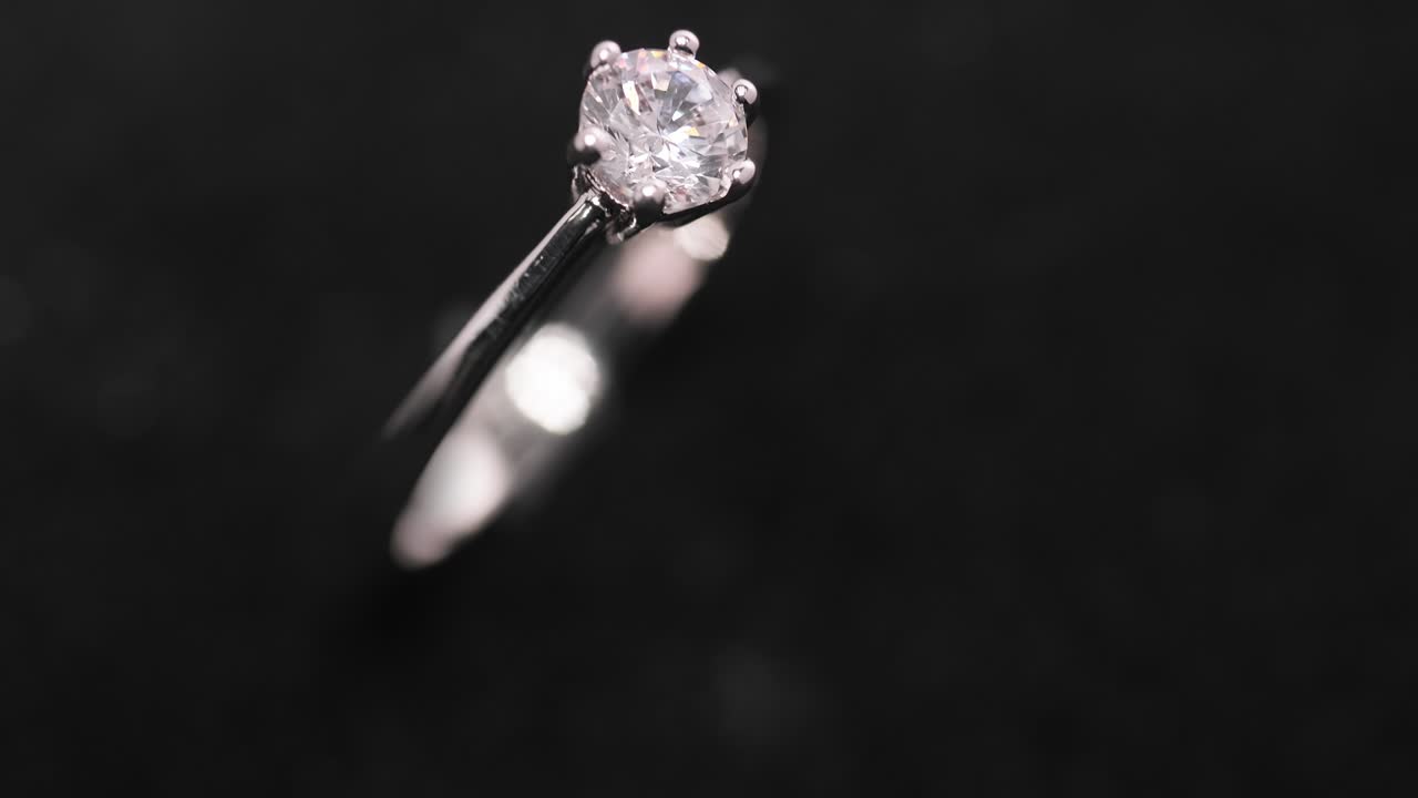 Engagement diamond ring rotating, seamless loop