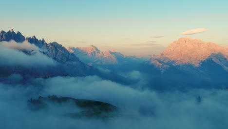 Nationalpark-Drei-Zinnen-In-Den-Dolomiten.-Wunderschöne-Natur-Italiens.