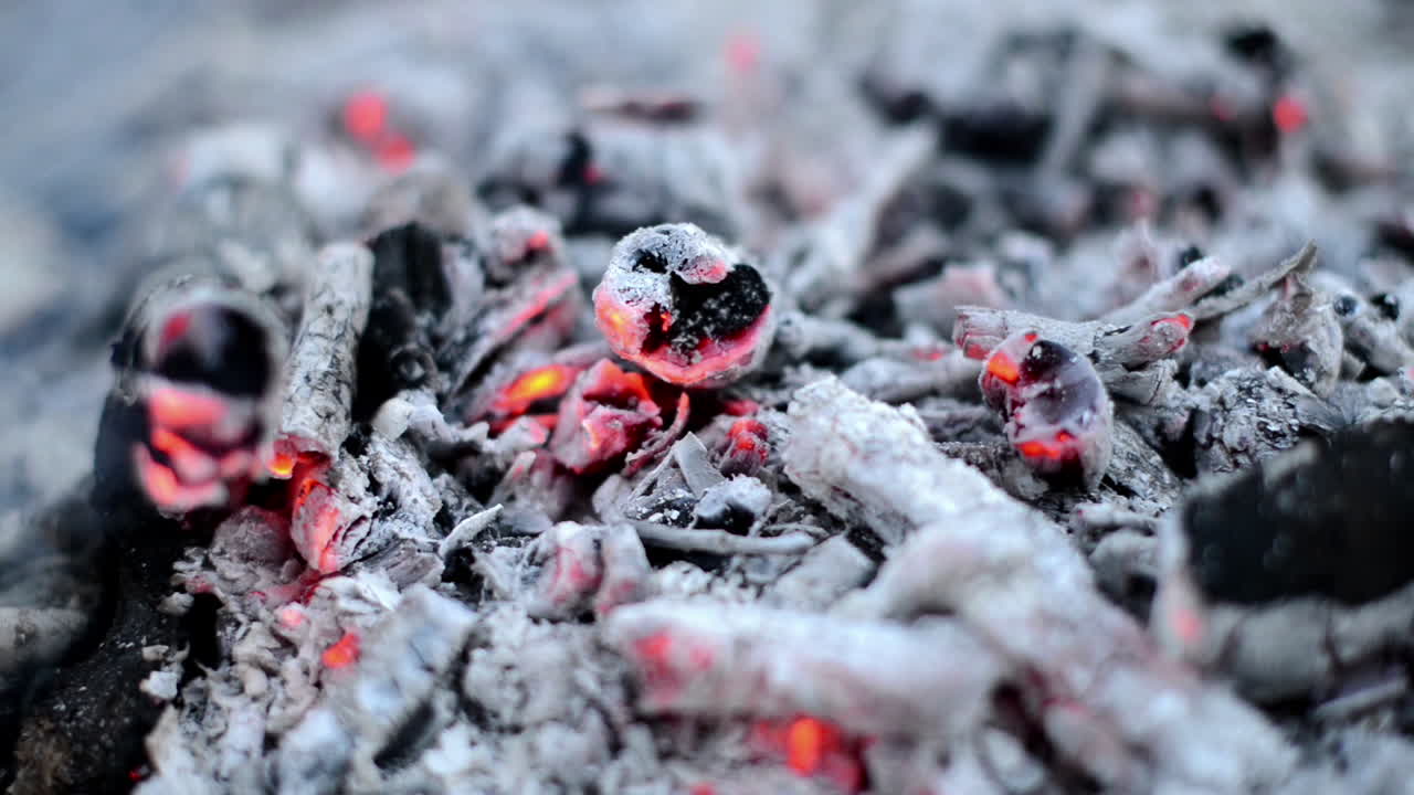 재로 불타는 배경 텍스처