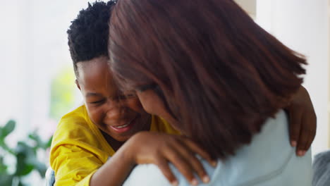 El-Amor-Incondicional-Entre-Una-Madre-Y-Un-Hijo