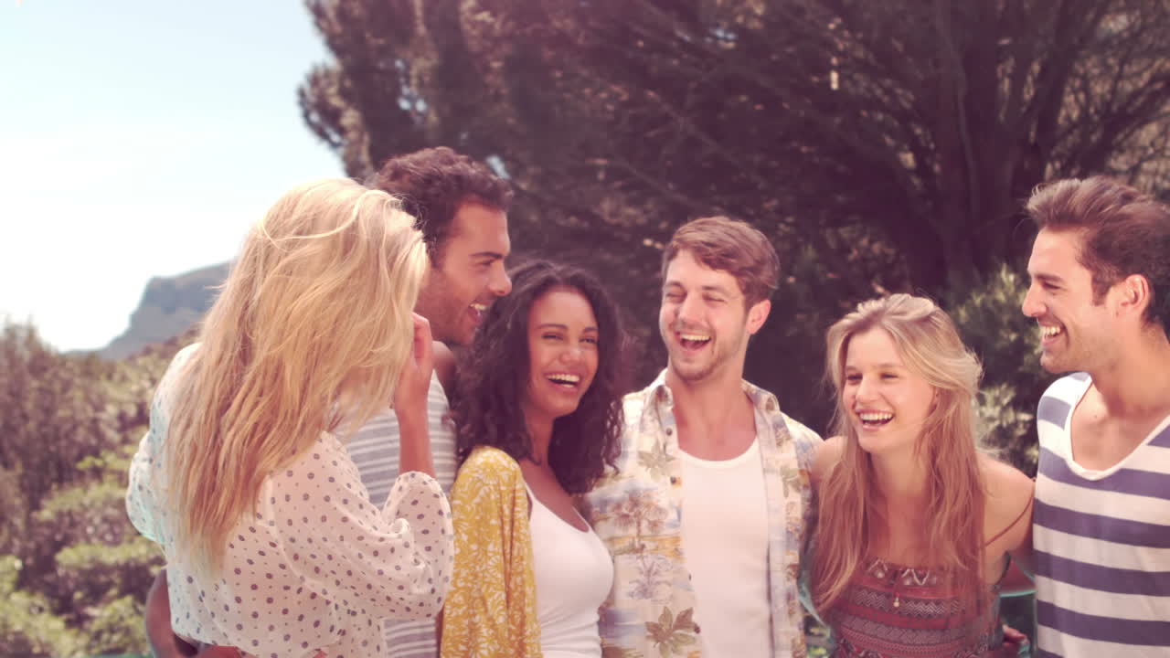 함께 웃는 행복한 친구들