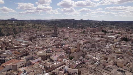 Panoramic-establishing-shot-Unesco-world-heritage-site-Toledo,-Spain