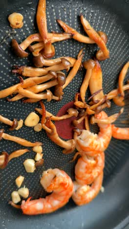 pan-fried shrimp and mushrooms