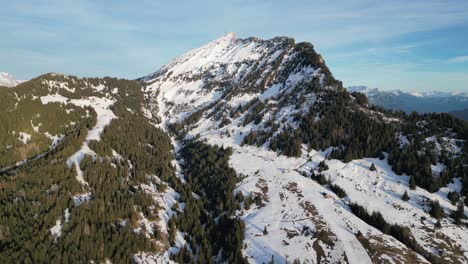 Amden-Wesen-Schweiz-Großer-Berg-Rotierende-Antenne