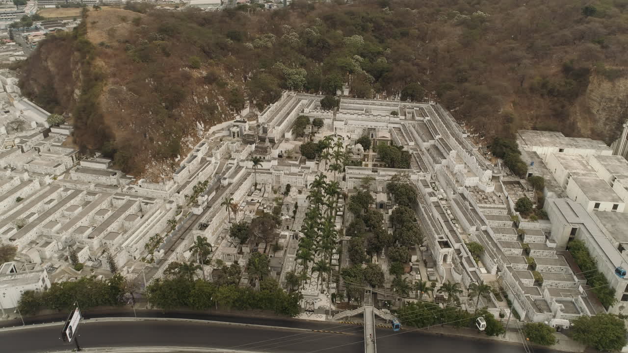 vista aérea del cementerio de la ciudad de guayaquil en ecuador