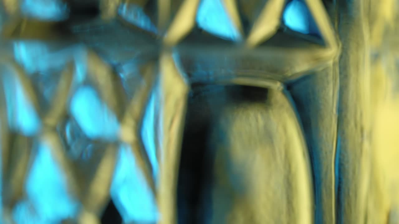 Metal patterns spinning in different colors