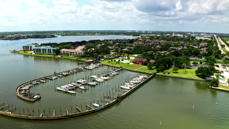 Vista-De-Drones-De-La-Bahía-De-Nassau-En-Texas