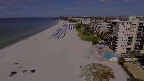 video de dron de 4k del tobogán de agua en el resort tradewinds en el golfo de méxico en st