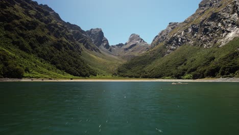 una vista espectacular de la pista de routeburn