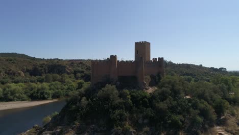 el castillo de almourol, portugal, vista aérea