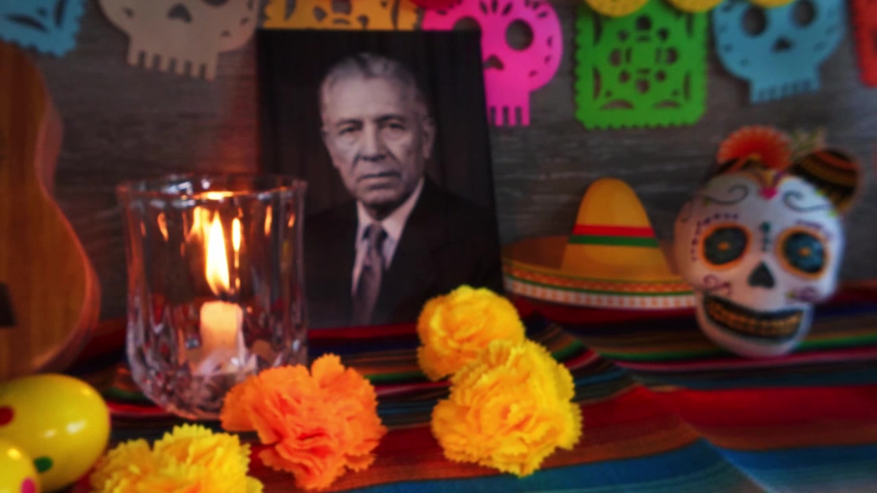 Ofrenda messicana tradizionale per il Dia de Muertos