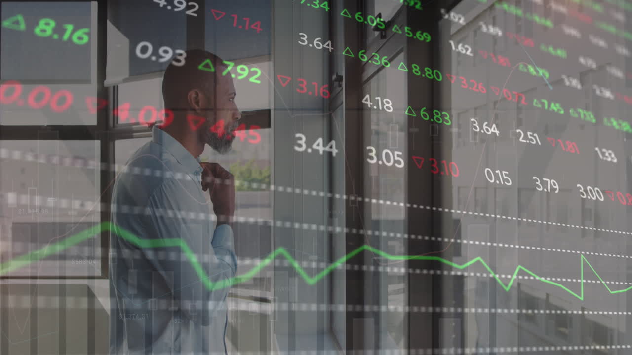 Animation av databehandling över en tankfull afroamerikansk man som tittar ut genom fönstret på kontoret.
