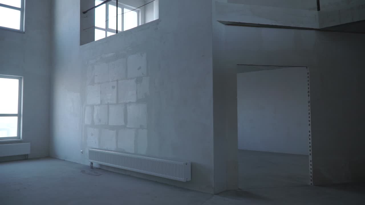 공허한, 건설 중인 아파트 내부