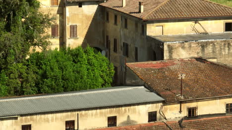 descubra la historia de la toscana a través de su arquitectura tradicional y atemporal