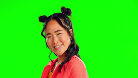 Retrato,-Guiño-Y-Una-Mujer-Asiática-En-Un-Verde
