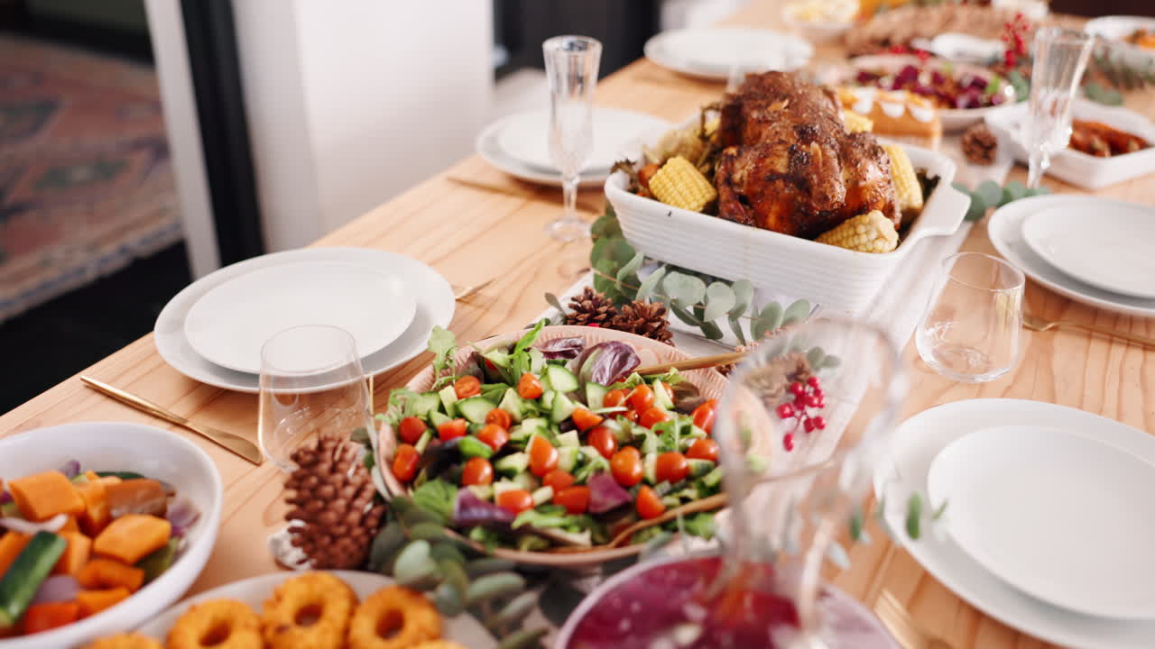 Festive Thanksgiving Dinner Table Setting