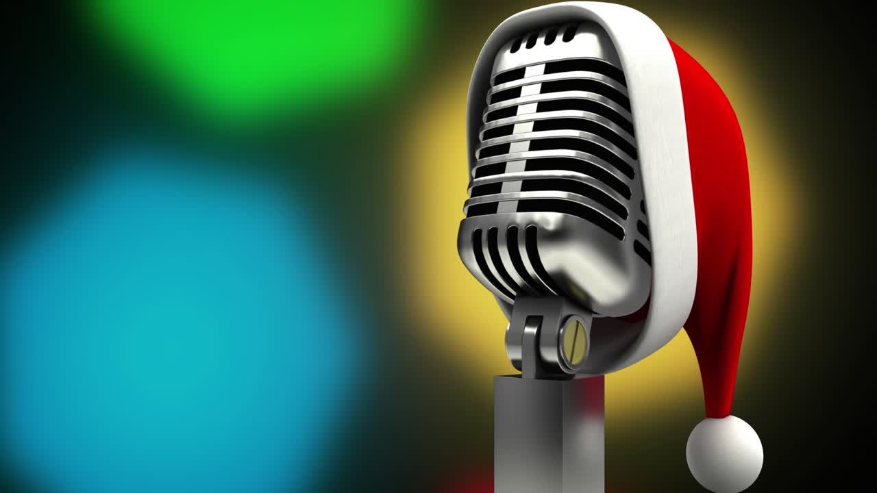 animación del sombrero de santa claus en un micrófono retro y luces de hadas parpadeando sobre un fondo negro