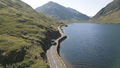 Ruta-Cinematográfica-Del-Valle-De-Doolough-Imágenes-De-Drones-4k