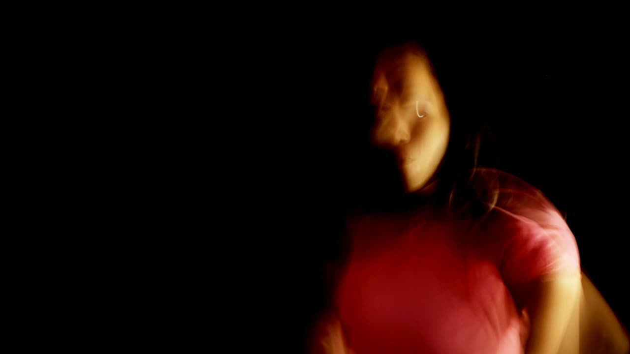 timelapse borroso de mujer 00