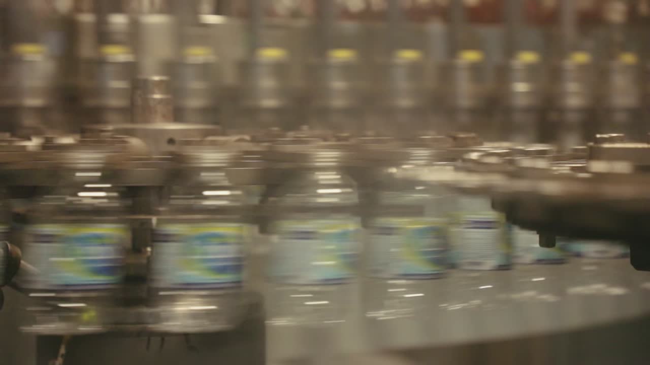 Fast plastic bottle manufacturing production line conveyor belt industrial machinery