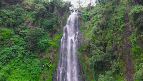 la cascada de materuni es una de las cascadas del río mware en tanzania.