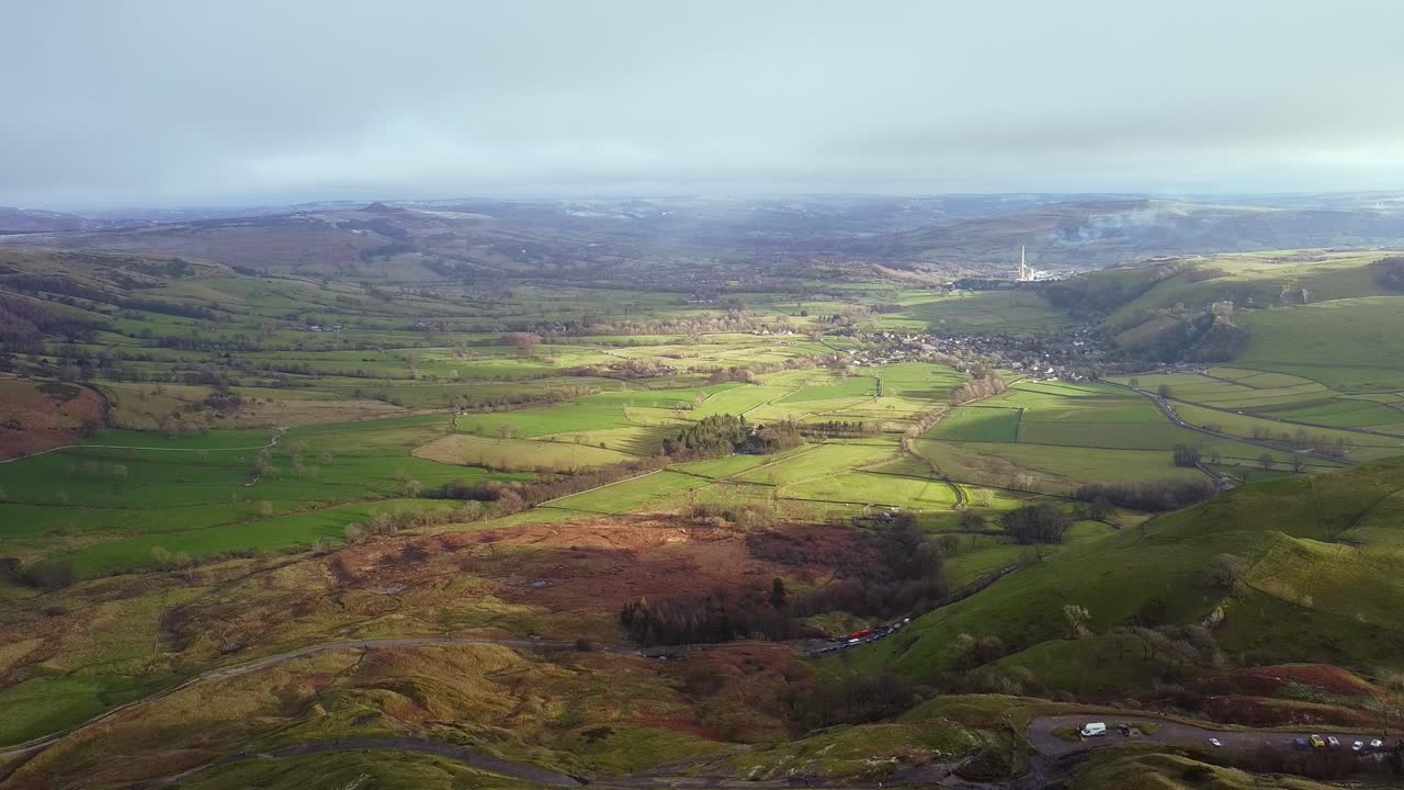 조감도 피크 지구, 무성한 녹지 및 마을
