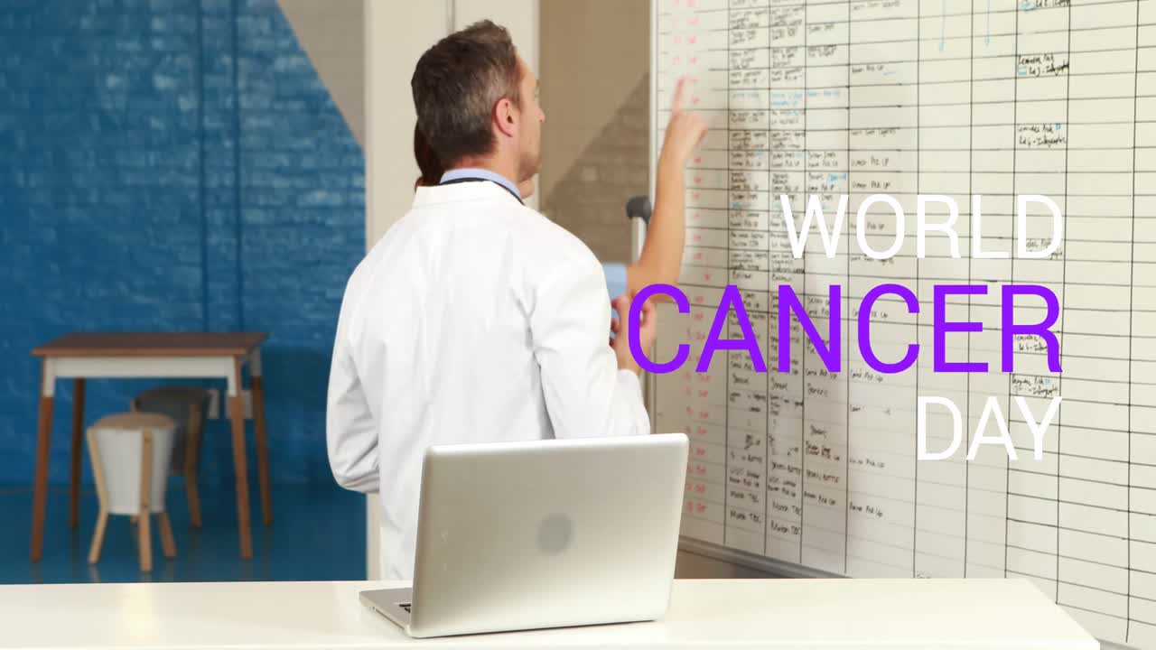 animación del procesamiento de datos sobre personas de negocios que usan computadoras portátiles