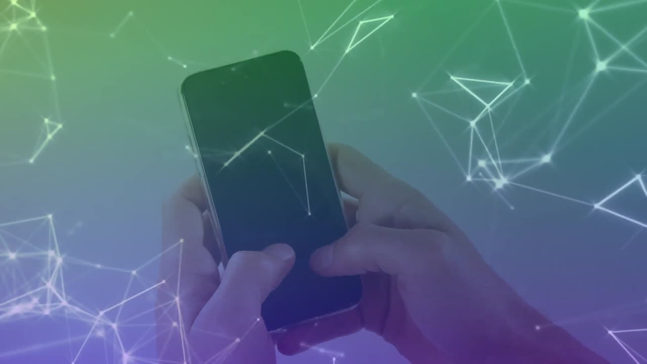 백그라운드에서 스마트폰을 사용하는 여성에 대한 연결 네트워크의 애니메이션