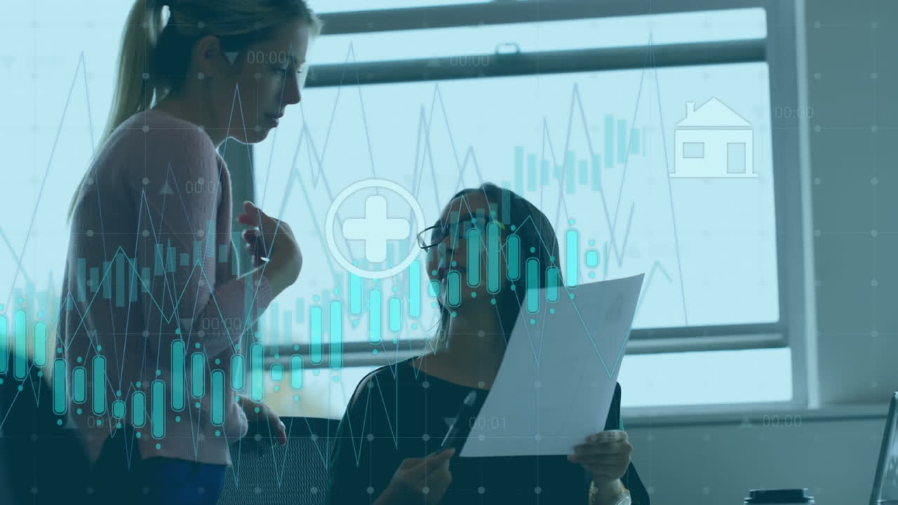 animación del procesamiento de datos financieros sobre diversas mujeres empresarias que trabajan en la oficina