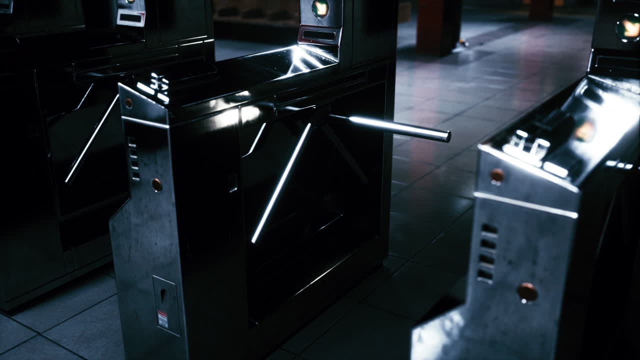 코로나19 전염병 기간 동안 비어있는 기차역