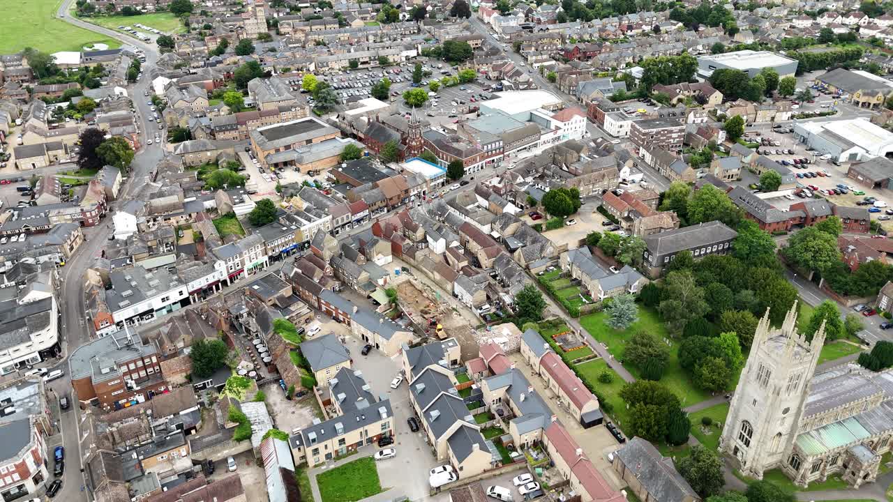drone en ascenso, en el aire de st neots, reino unido, cambridgeshire