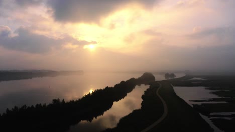 Landschaft-Des-Frühen-Morgens-Im-Arkemheen-Polder-Ostseite-Erstaunliche-Drohnenansicht-Aus-Der-Luft