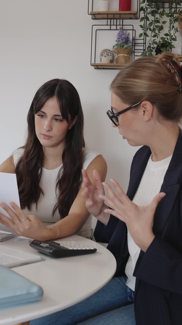 reuniones de negocios y colaboración