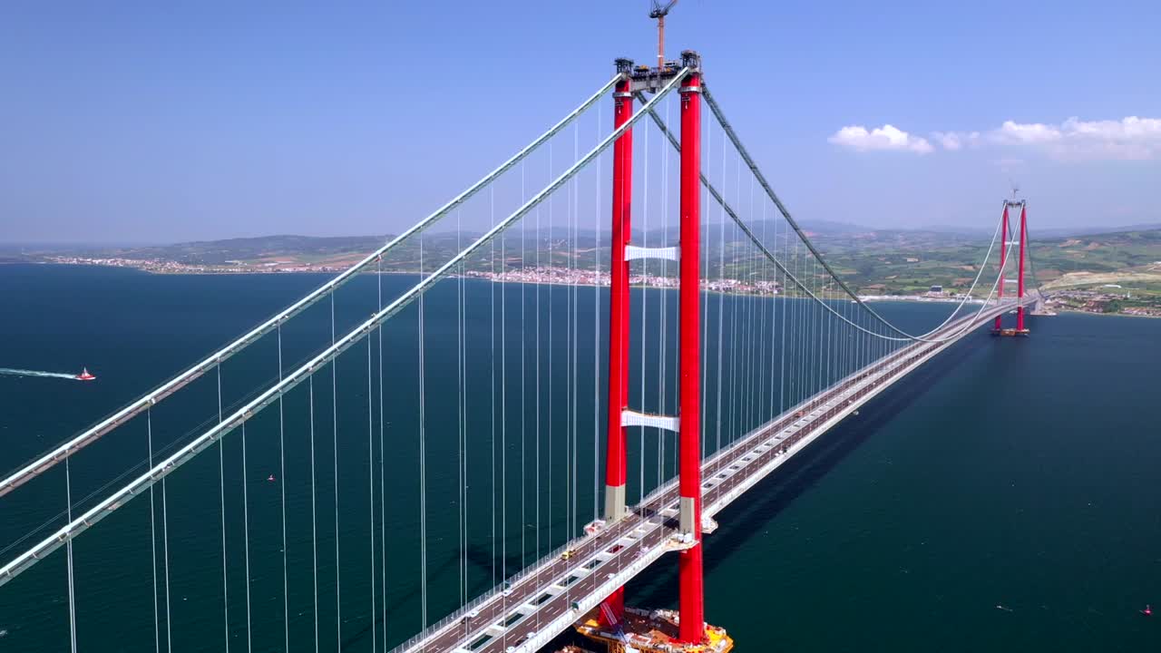 The 1915 Çanakkale Bridge.