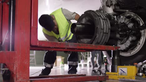 airplane wheel replacement