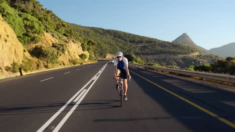 Hombre-Sano-Ciclismo-Bicicleta-De-Carretera-Al-Aire-Libre-Fitness-Steadicam-Shot