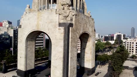 vista en alzado del monumento a la revolución en la ciudad de méxico