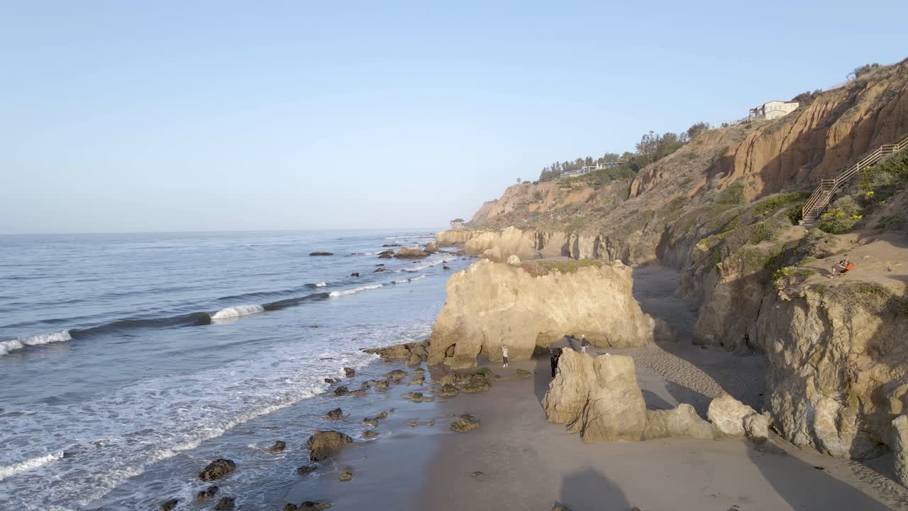 일출 조감도 엘 투우사 해변과 바위, 말리부, 캘리포니아