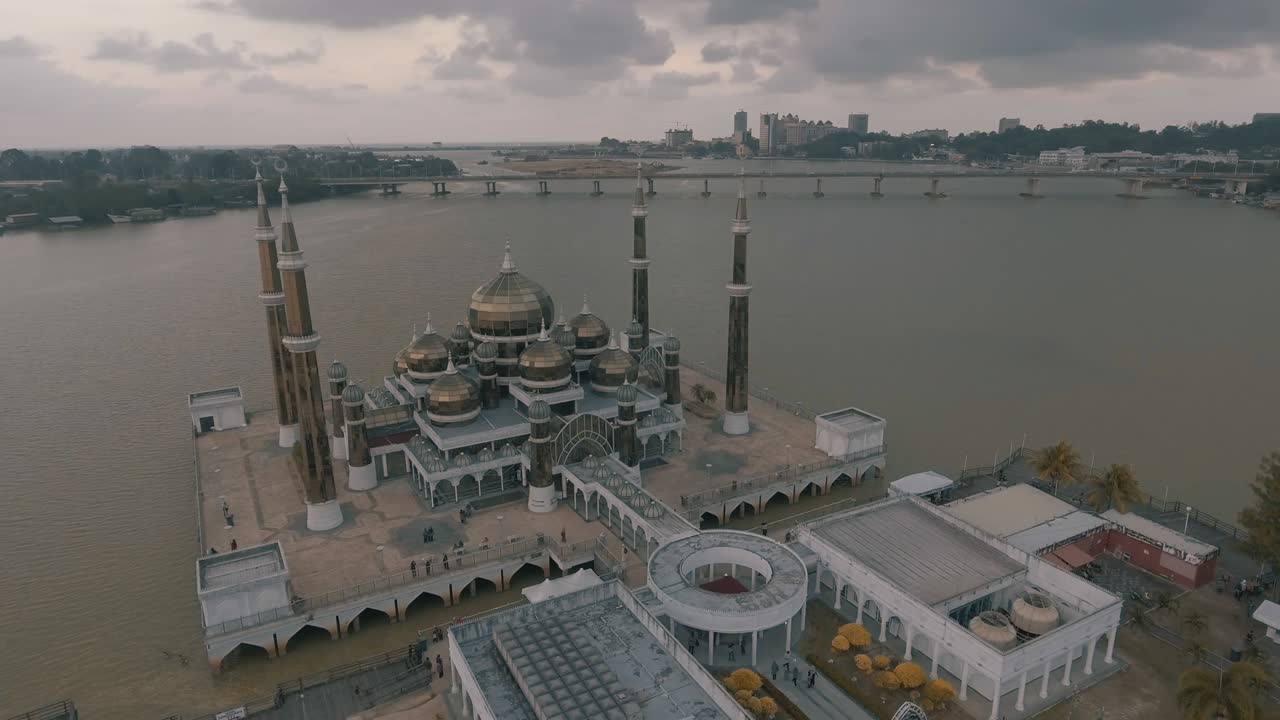 la mezquita de cristal.