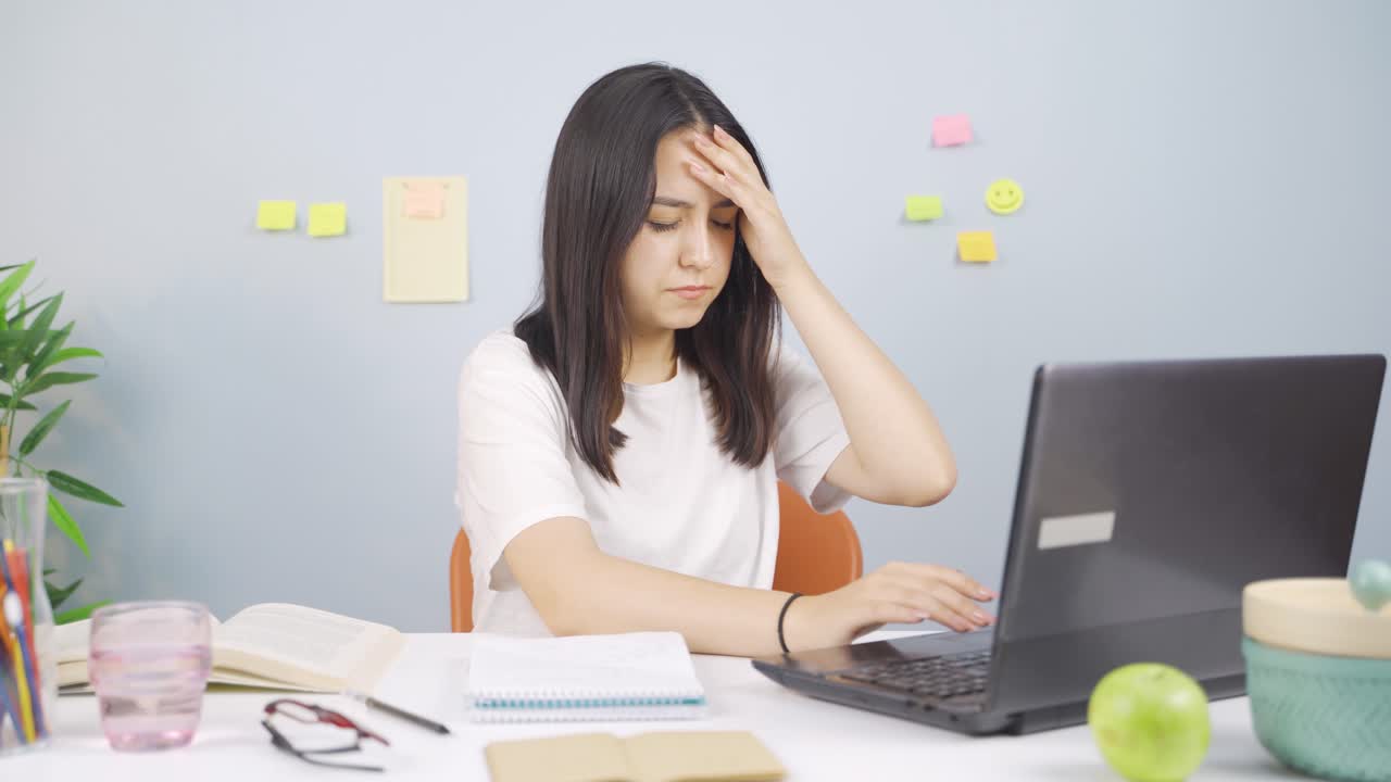 어지러운 여학생.