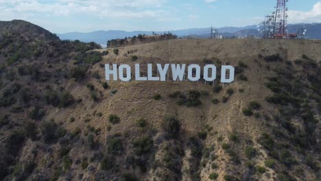 美國洛杉磯的好萊標誌 (hollywood sign),是美國加州最著名的標誌,由無人機 4k-11 拍攝