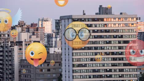 Animación-De-íconos-Emoji-Volando-Sobre-El-Paisaje-Urbano