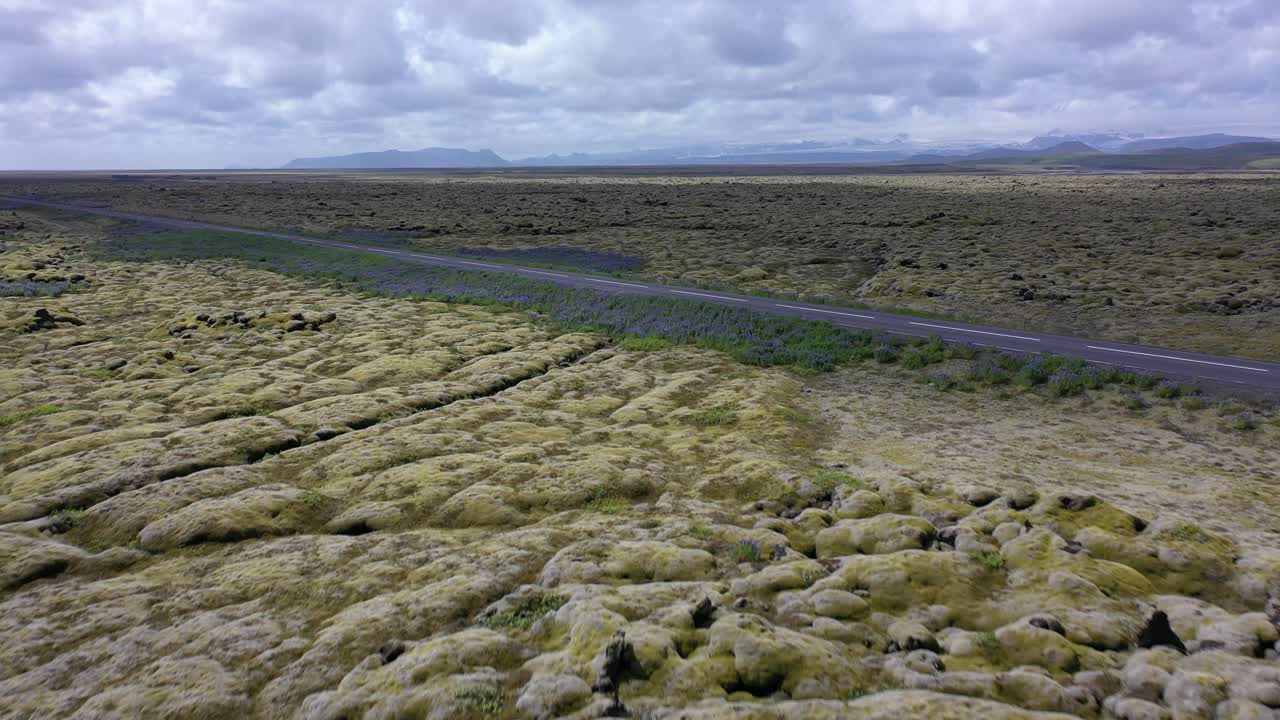 드론 4k로 용암 바위 공중 비행