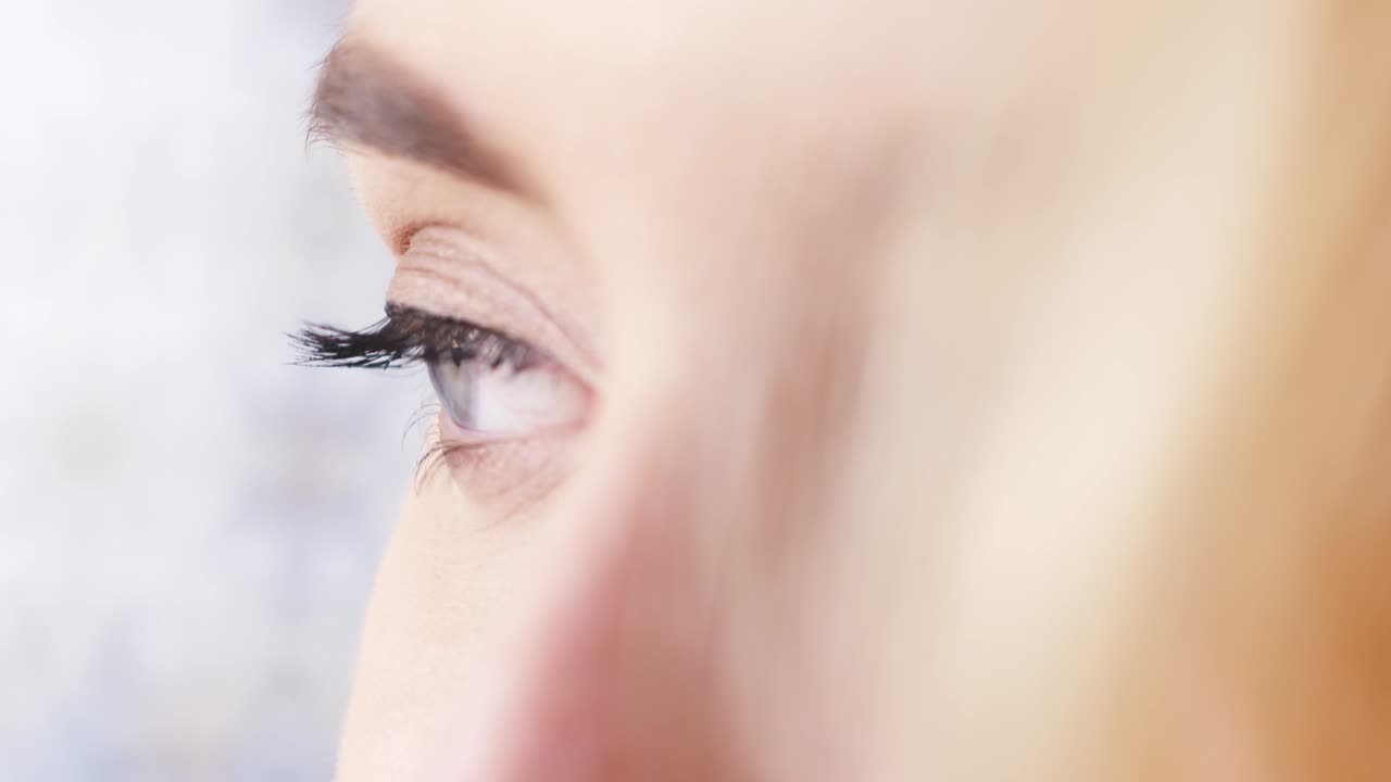 Close-up van het profiel van een vrouw