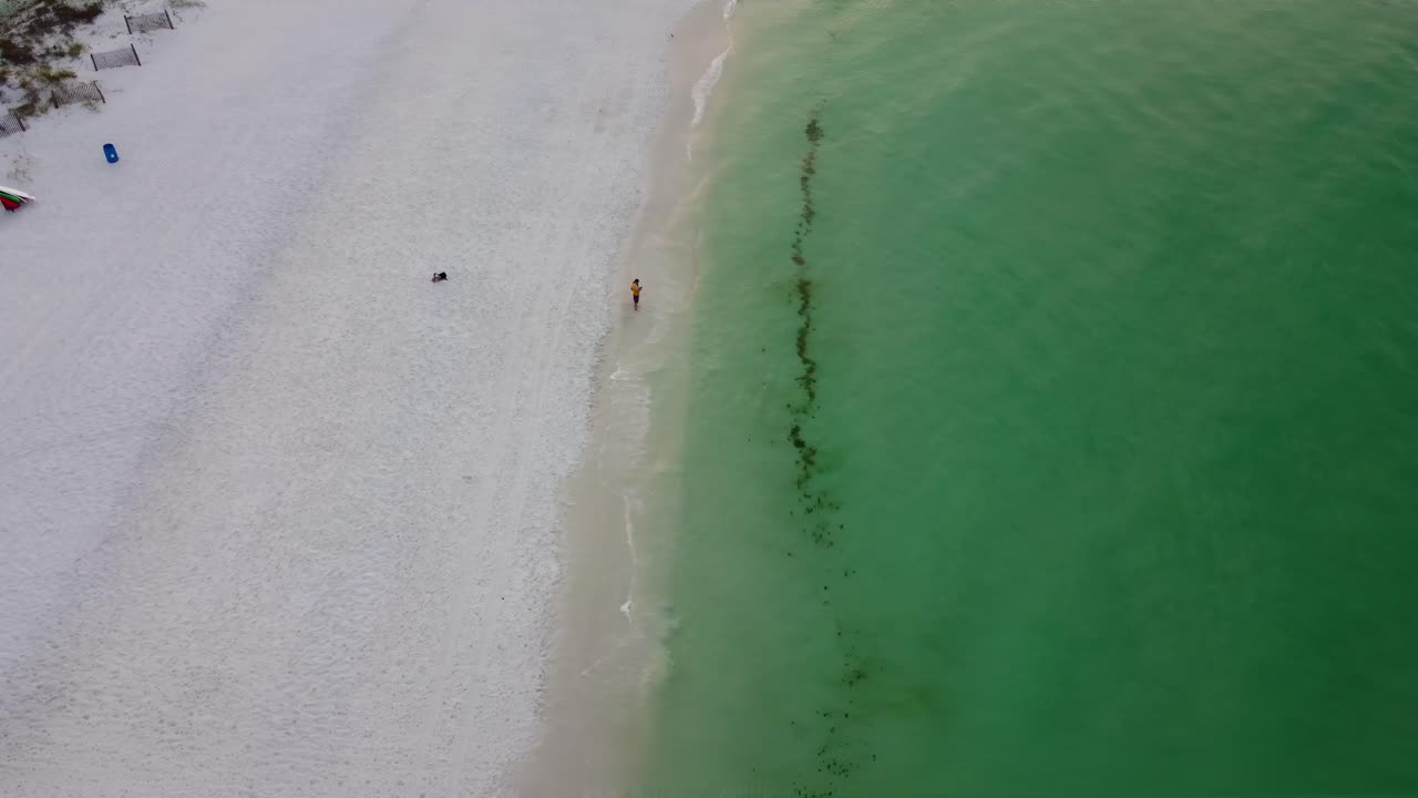 la playa de la isla de okaloosa en la playa de fort walton, florida