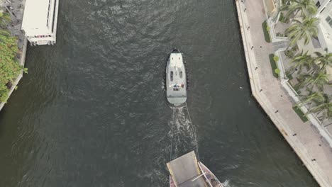 Maritime-activity-at-the-inlet-on-Miami-River