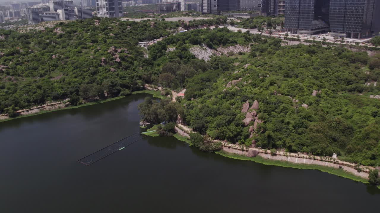 durgam cheruvu, 또한 raidurgam cheruvu로 알려져 있으며, 인도 jagathgiri gutta telangana의 rangareddy 지구에 위치한 담수 호수입니다.